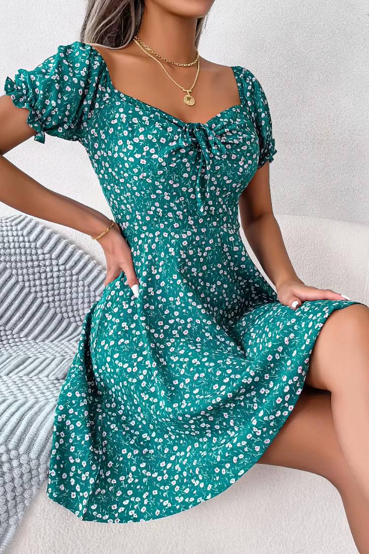 Vestido Boho Floral Corto Escote Cuadrado Manga Corta Con Volantes
