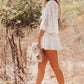 Vestido Corto Blanco De Encaje Escote En V Manga Acampanada Cintura Ajustada Boho Verano