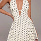 Vestido Corto De Lunares Beige Cuello Halter Escote En V Sin Mangas Verano