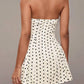 Vestido Corto De Lunares Beige Cuello Halter Escote En V Sin Mangas Verano
