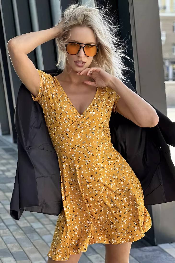 Vestido Corto Floral Cuello En V Manga Corta Cruzado Cintura Ajustada Verano