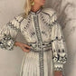 Vestido Midi Estampado Geométrico Cuello Alto Manga Larga Cinturón Línea A Vintage Elegante
