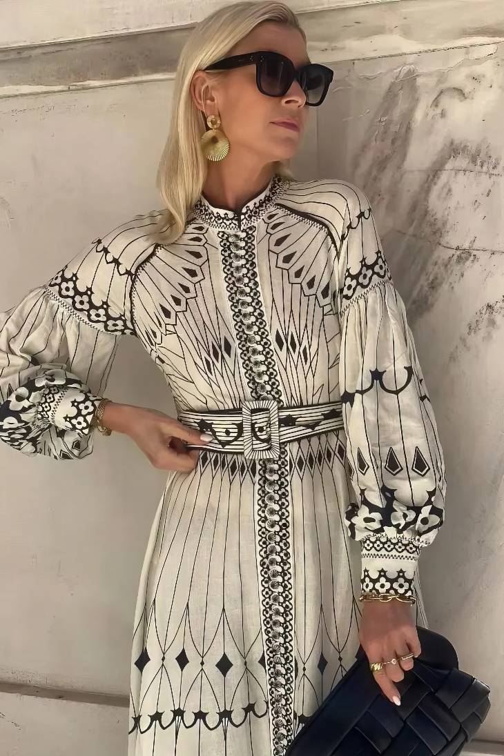 Vestido Midi Estampado Geométrico Cuello Alto Manga Larga Cinturón Línea A Vintage Elegante